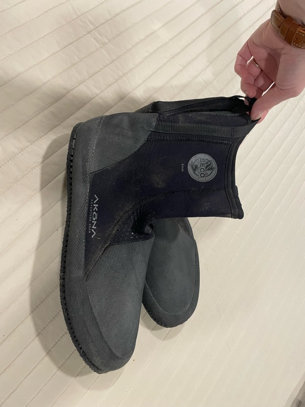 Seco Akona wetsuit shoes Men’s size 12